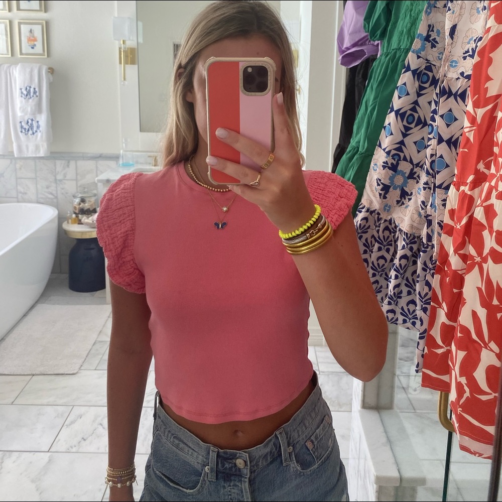 pink top